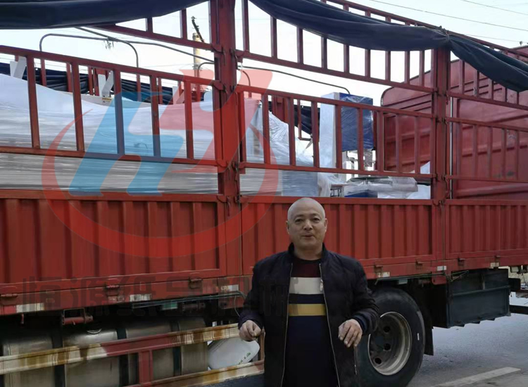 貴州畢節(jié)客戶胡經(jīng)理4.jpg 貴州畢節(jié)客戶胡經(jīng)理4.jpg